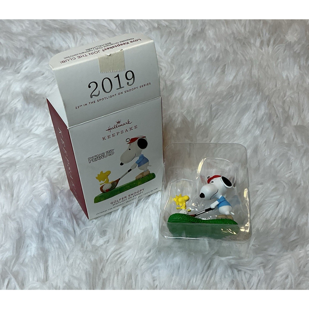 Hallmark keepsake Peanuts golfer snoopy spotlight on snoopy box included